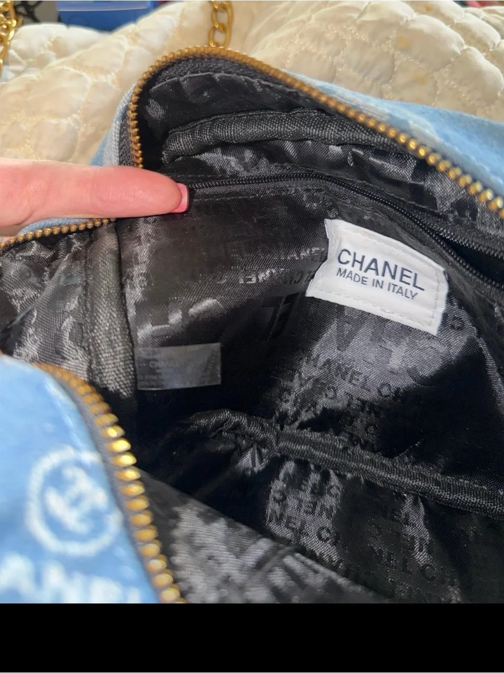 CHANEL Blue Denim CC Logo Crossbody Bag with Gold Chain - Picture 6 of 6